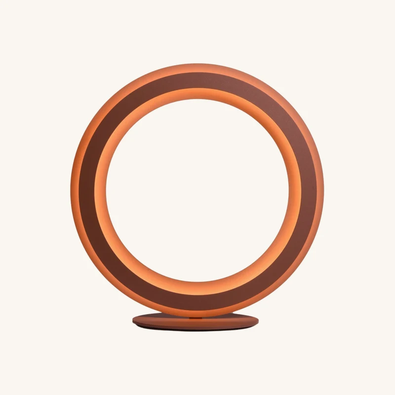 Lampe ronde en acier terracotta chez The Cool Republic