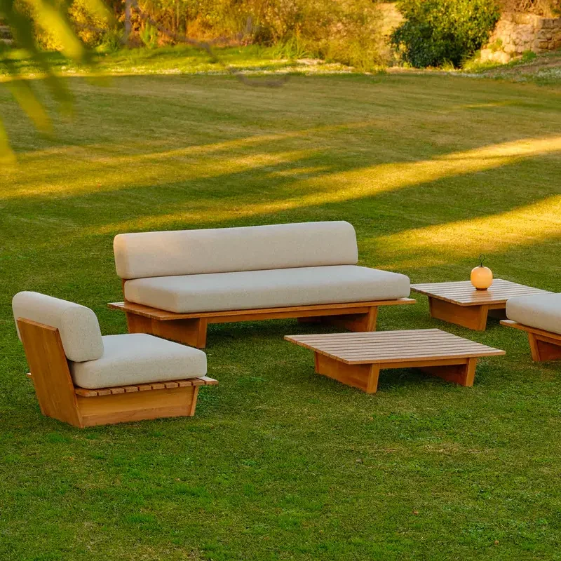 Table basse de jardin en teck chez Westwing
